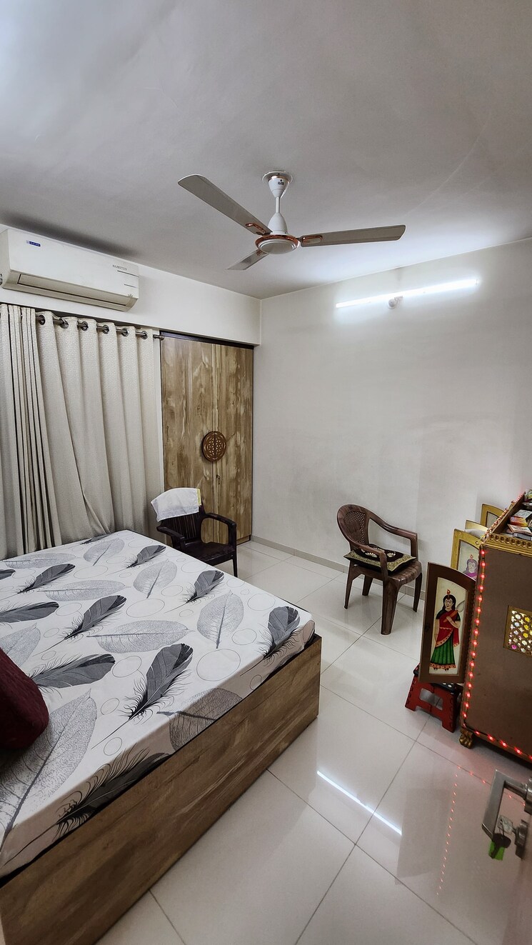 Bedroom, godrej-emerald 3 Bedroom 909 Sq.Ft. Apartment In Ghodbunder Road Thane 8906865