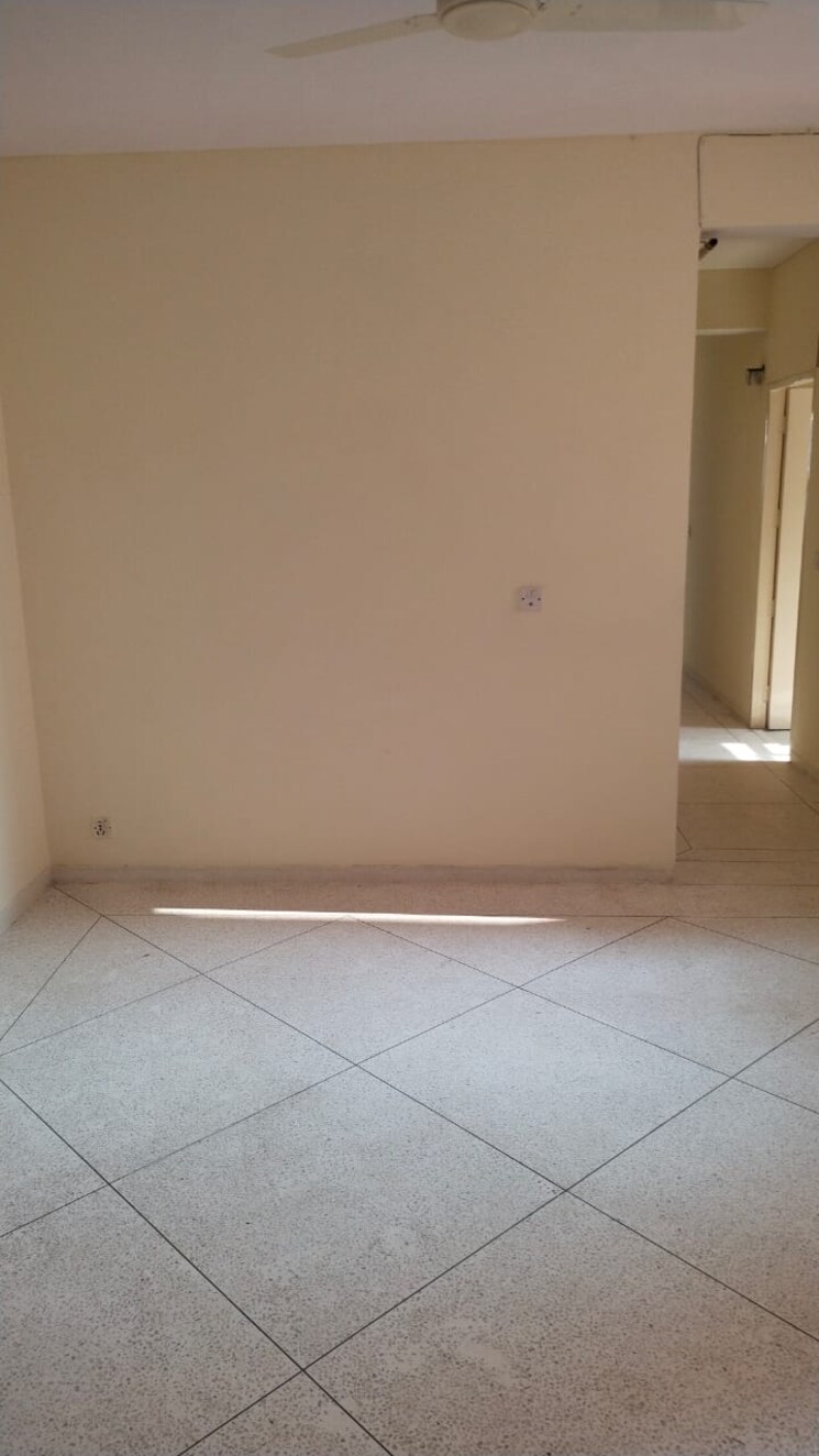 Room, dlf-the-princeton-estate 2.5 Bedroom 1155 Sq.Ft. Apartment In Dlf Phase V Gurgaon 8906846