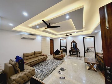 Master Bedroom in 4 BHK Builder Floor at Saket – for Rent