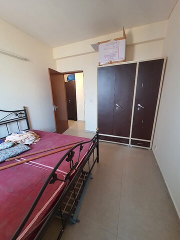 Bedroom in 4 BHK Apartment at DLF The Wellington Estate, Dlf Phase V – for Rent