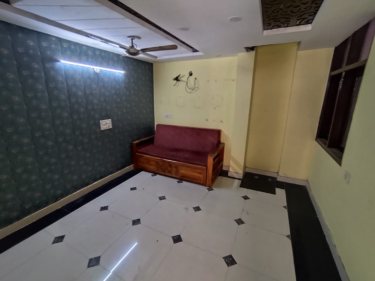 2 BHK Builder Floor For Rent in Sector 121