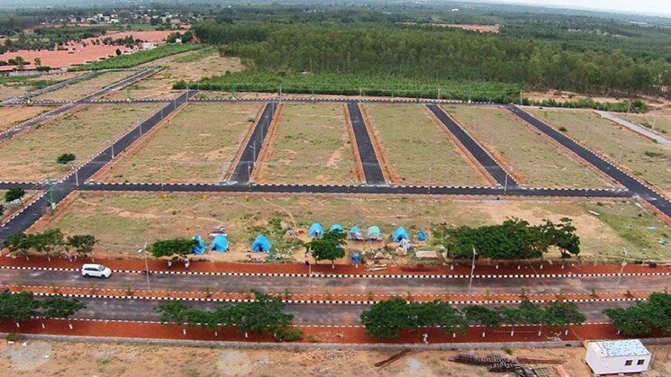 Garden, sector 22d yamuna expressway  120 Sq.Mt. Plot In Sector 22d Yamuna Expressway Greater Noida 8906868