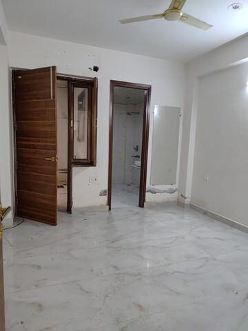 Room in 2 BHK Independent House at Sector 48 – for Rent