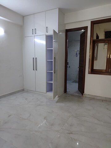 Room in 2 BHK Independent House at Sector 48 – for Rent