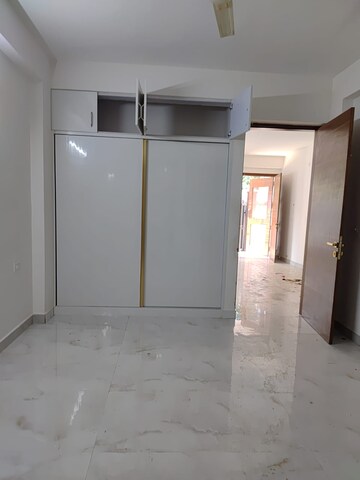 Room in 2 BHK Independent House at Sector 48 – for Rent