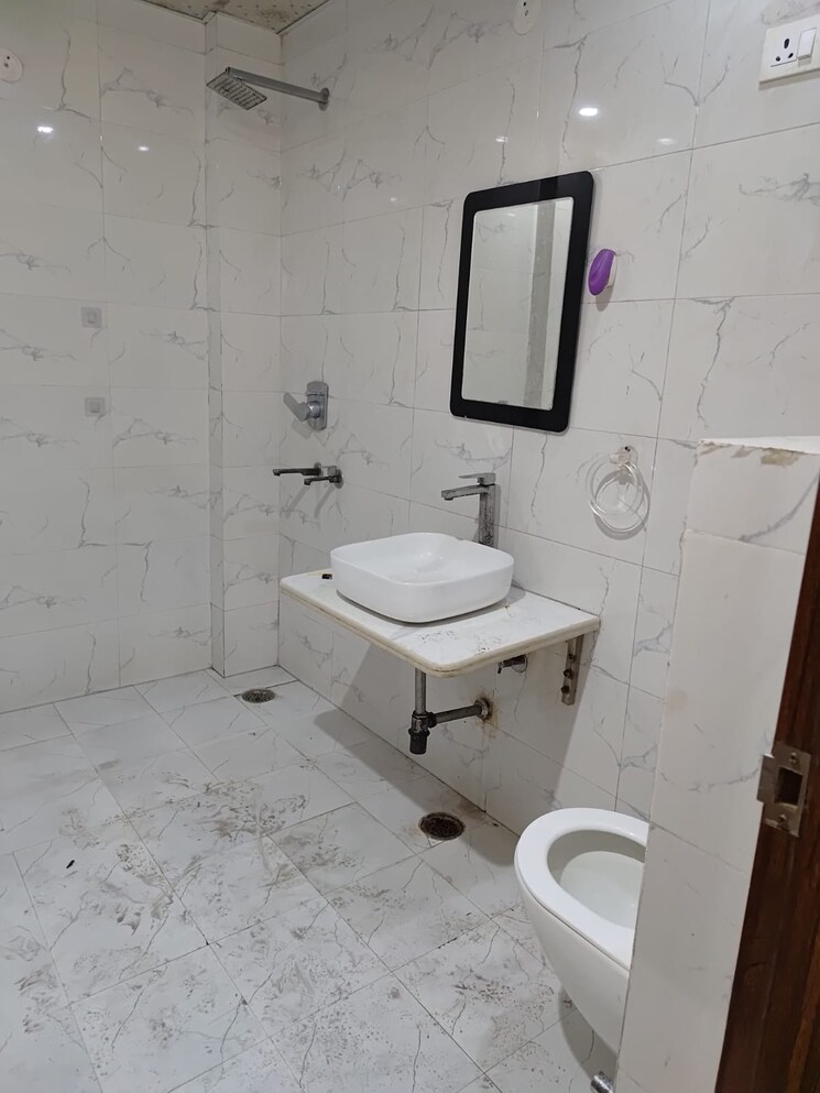 Bathroom, sector 48 2 Bedroom 2000 Sq.Ft. Independent House In Sector 48 Noida 8906923