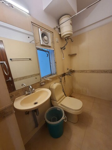 Bathroom in 3 BHK Apartment at DLF The Carlton Estate, Dlf Phase V – for Rent