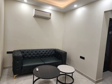 Living Room in 1 BHK Builder Floor at Palam Vihar – for Rent