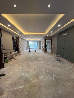 Parking in 4 BHK Builder Floor at Eros Rosewood City, Sector 49 – for Sale