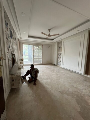 Parking in 4 BHK Builder Floor at Eros Rosewood City, Sector 49 – for Sale