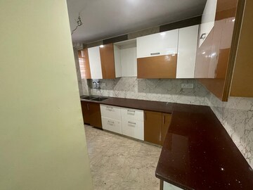 Kitchen in 2 BHK Builder Floor at Sector 57 – for Rent