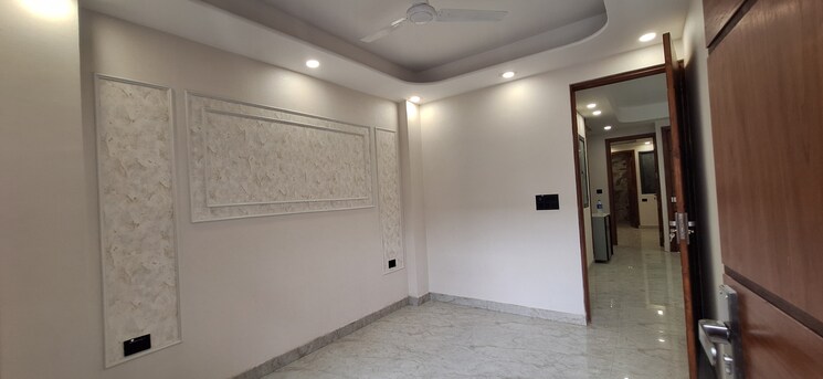 Room, rajpur khurd extension 3 Bedroom 900 Sq.Ft. Builder Floor In Rajpur Khurd Extension Delhi 8906993
