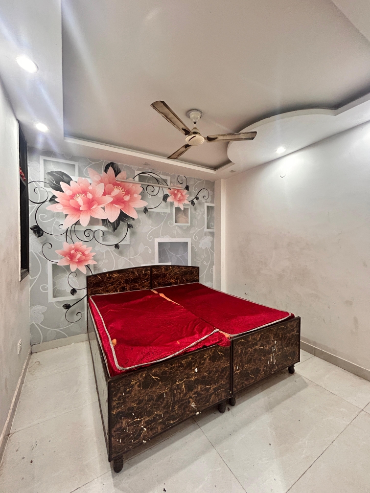 2 BHK + Pooja Room Builder Floor For Rent in Govindpuri