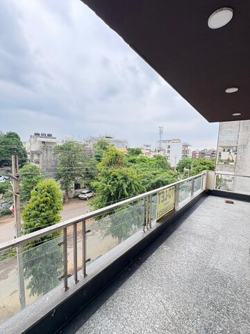Balcony in 4 BHK Builder Floor at The Estate Floors, Sector 43 – for Rent