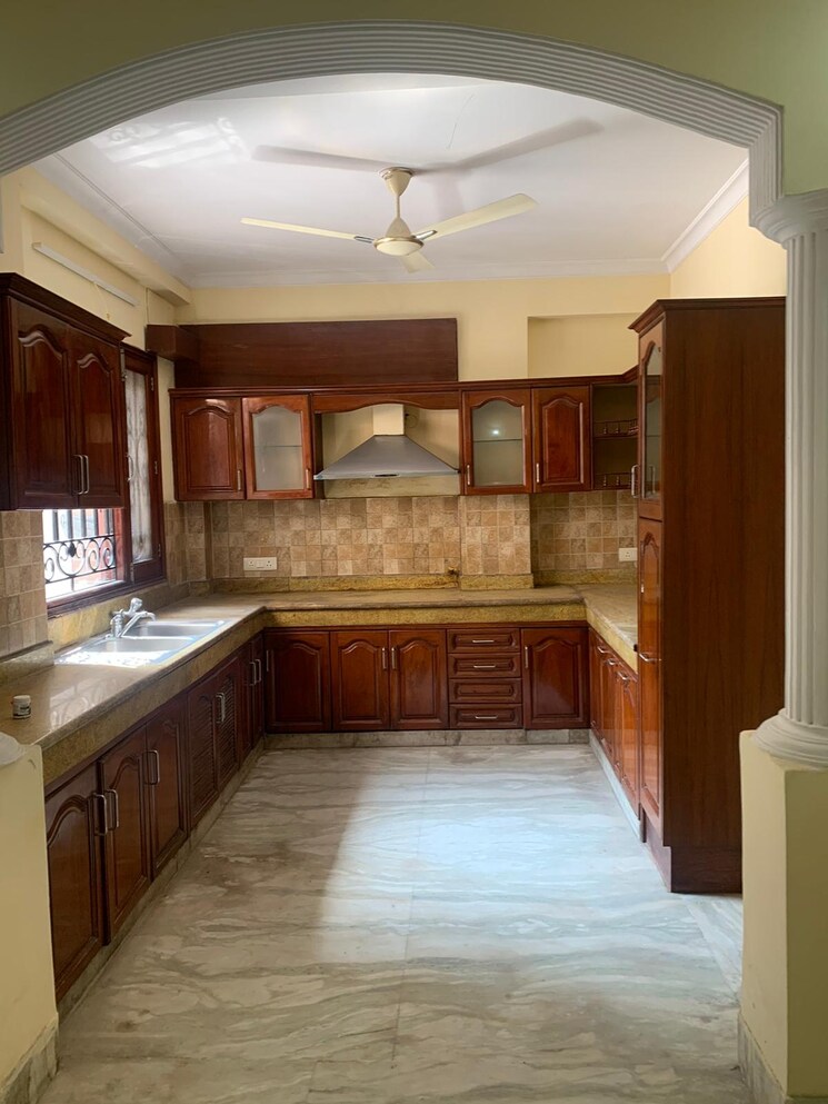Kitchen, the-estate-floors 4 Bedroom 3200 Sq.Ft. Builder Floor In Sector 43 Gurgaon 8907048
