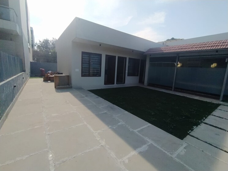  Parking, sector 47 4 Bedroom 360 Sq.Ft. Independent House In Sector 47 Gurgaon 8907032