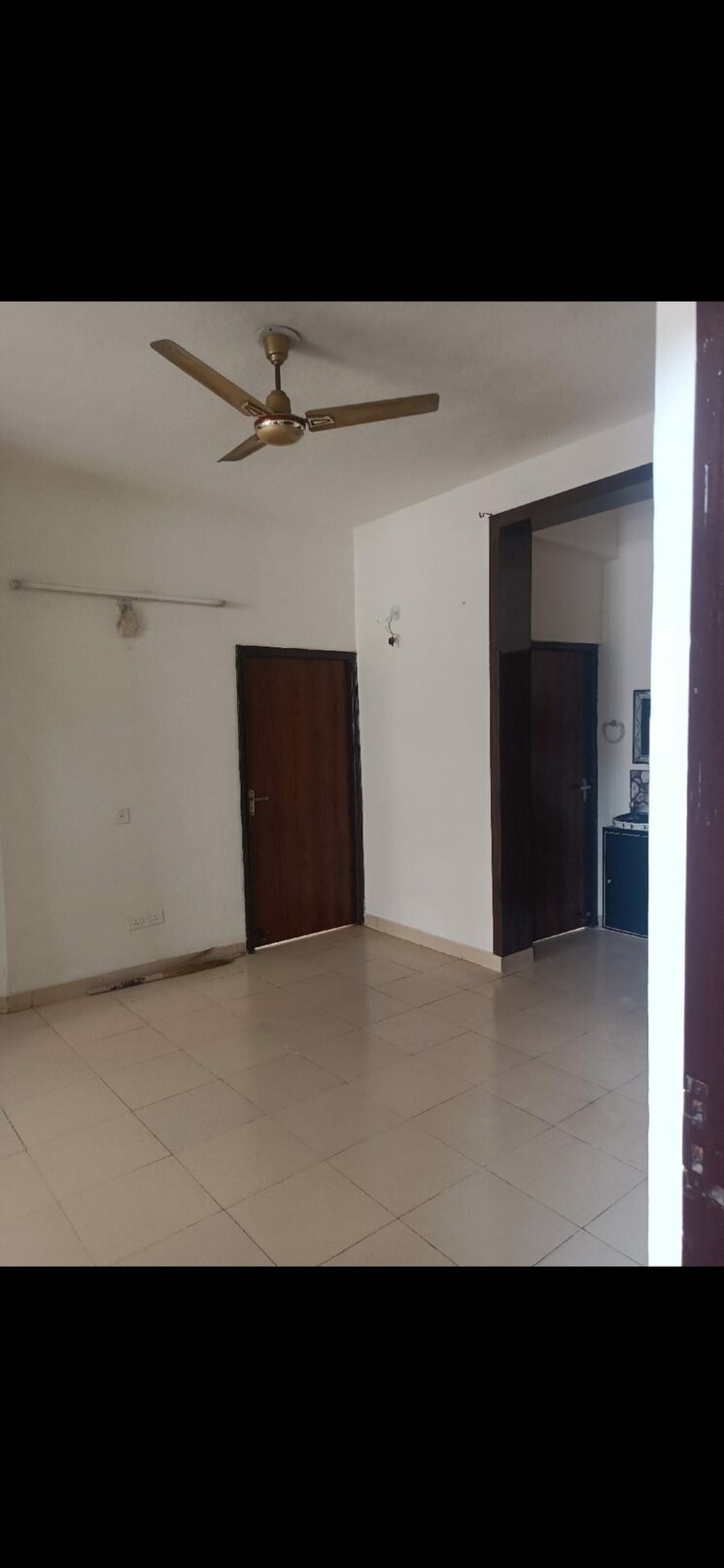 Room, srs-pearl-heights 3 Bedroom 1800 Sq.Ft. Independent House In Sector 87 Faridabad 8907071
