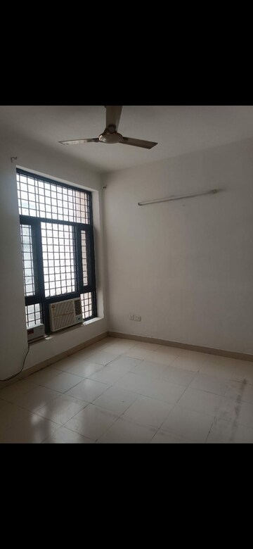 Room in 3 BHK Independent House at SRS Pearl Heights, Sector 87 – for Rent