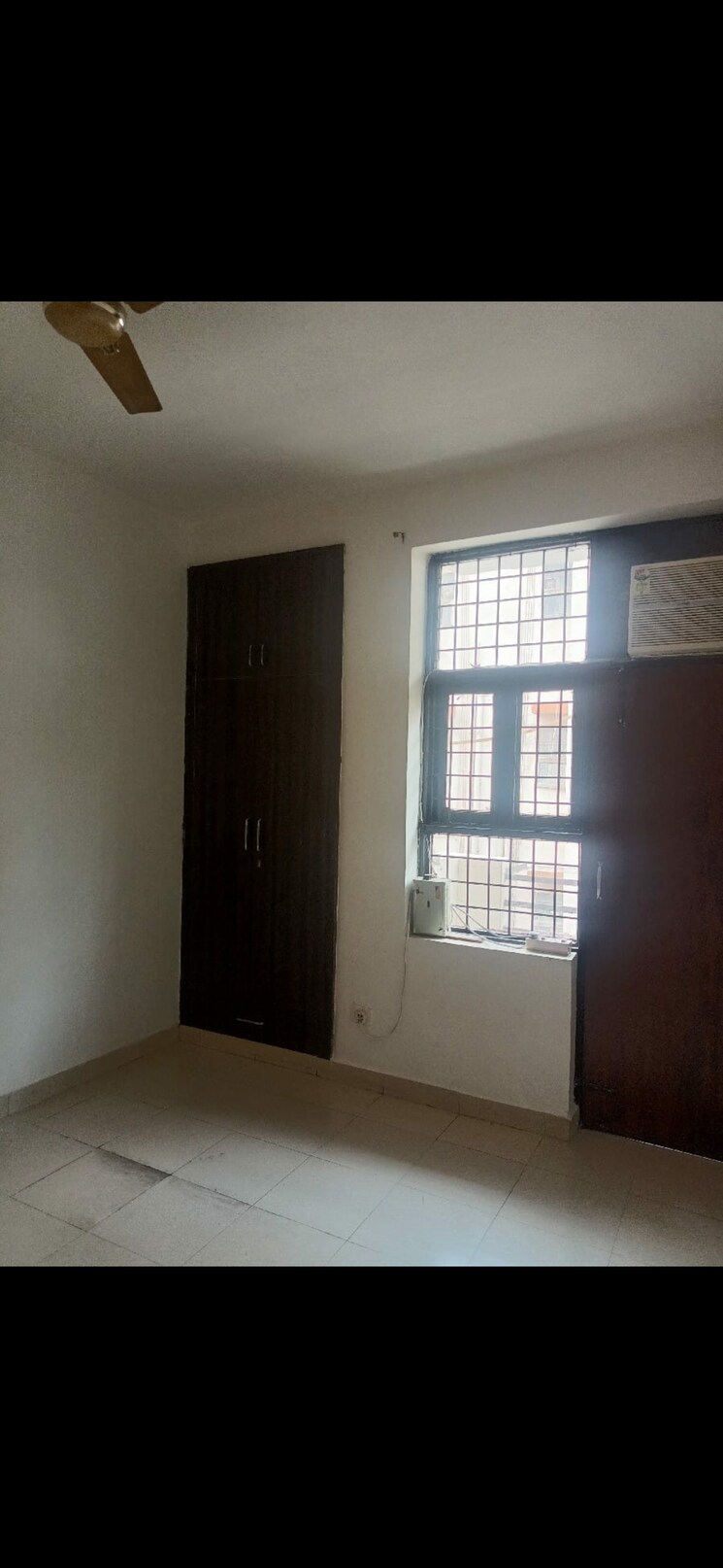 Room, srs-pearl-heights 3 Bedroom 1800 Sq.Ft. Independent House In Sector 87 Faridabad 8907071