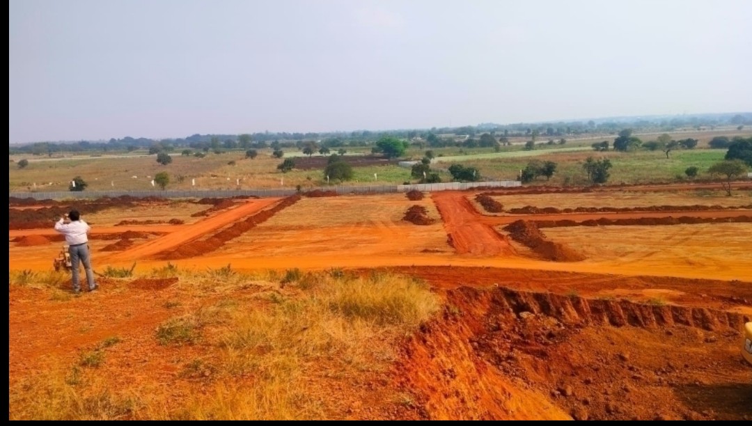 Plot For Sale in Manneguda