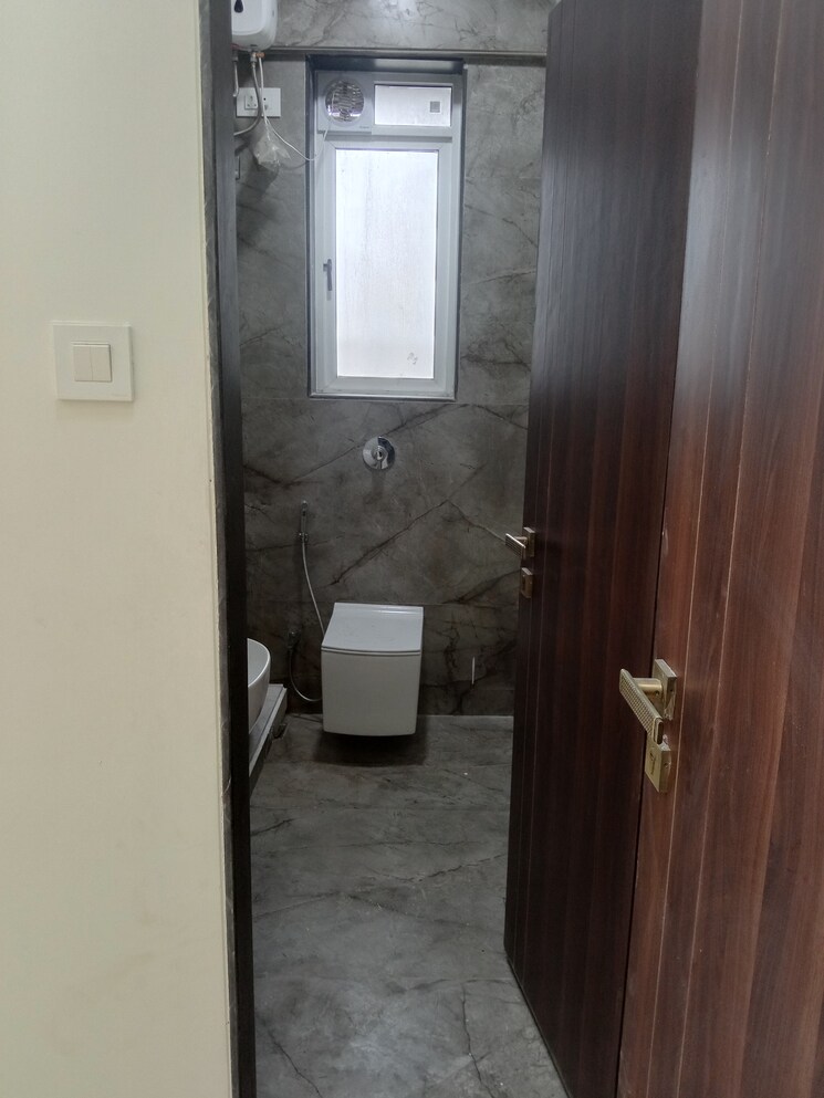Bathroom, amar-om-vasudev-chs 2 Bedroom 702 Sq.Ft. Apartment In Borivali West Mumbai 8907072
