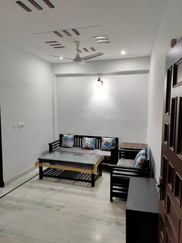 Gym in 2 BHK Builder Floor at Sushant Lok I – for Rent