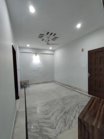Room in 2 BHK Builder Floor at Sushant Lok I – for Rent