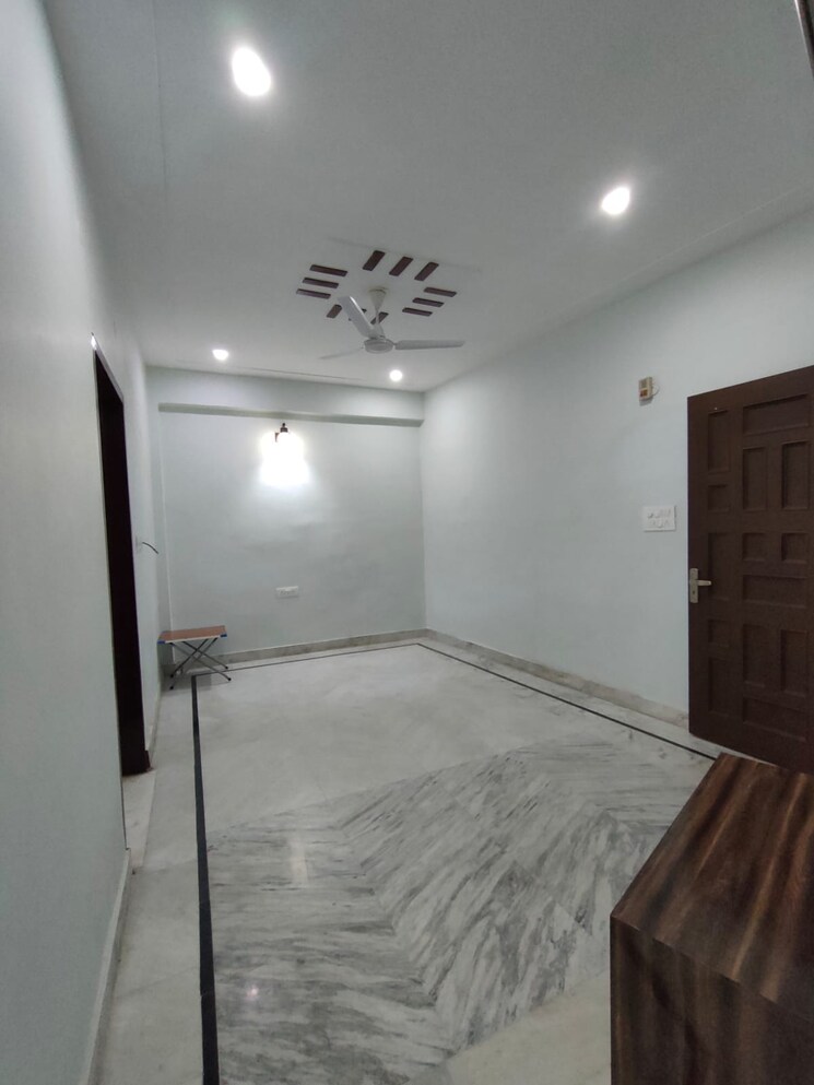 Room, sushant lok i 2 Bedroom 1000 Sq.Ft. Builder Floor In Sushant Lok I Gurgaon 8907073