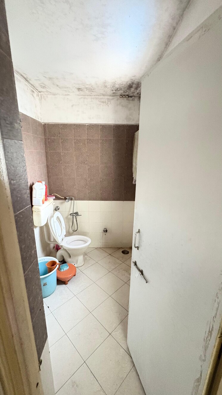 Bathroom, tingre nagar 3 Bedroom 1200 Sq.Ft. Builder Floor In Tingre Nagar Pune 8907003