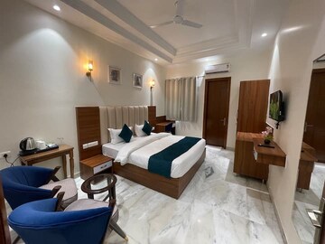Bedroom in 1 BHK Builder Floor at Vasant Vihar – for Rent