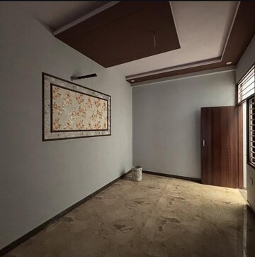 Room in 3 BHK Builder Floor at Sector 37 – for Sale
