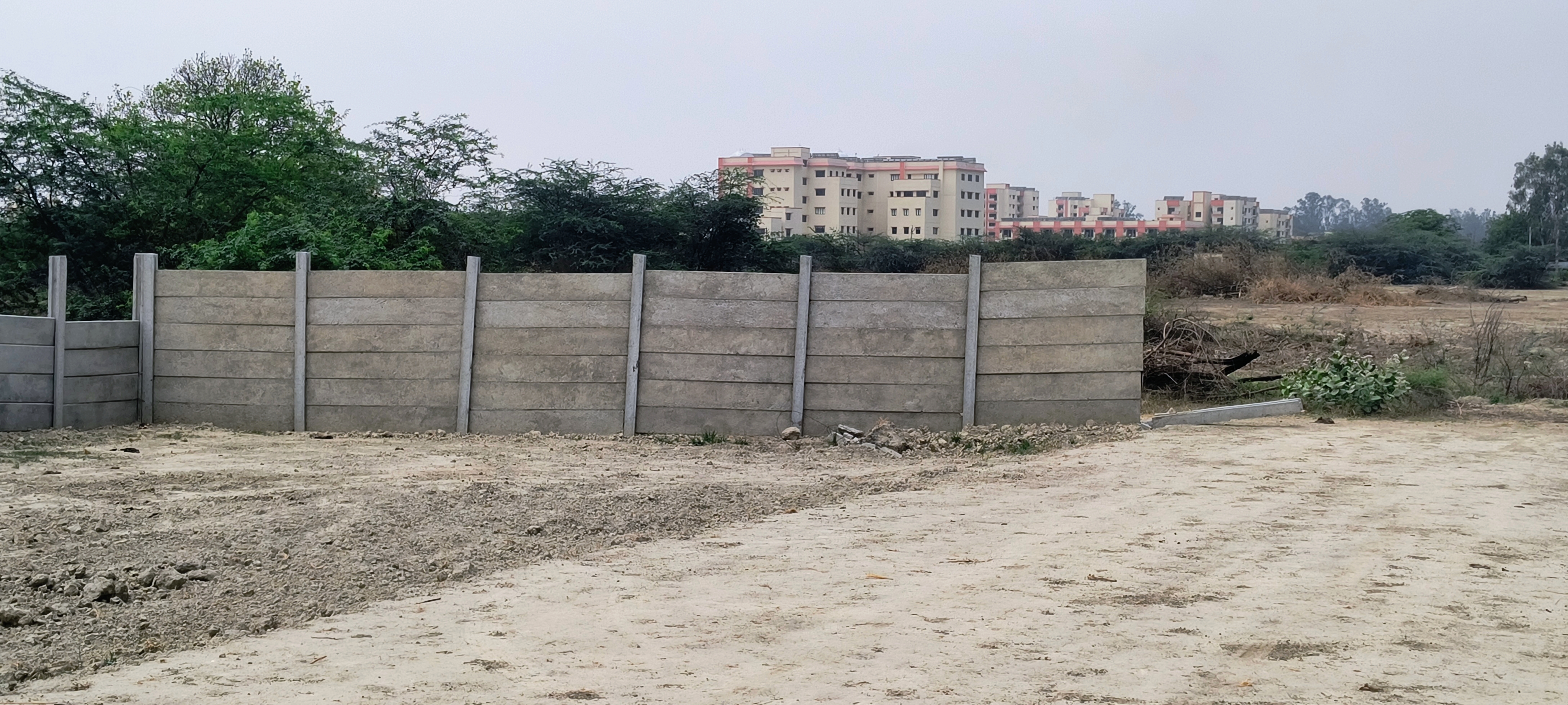 Plot For Sale in Kanpur Road