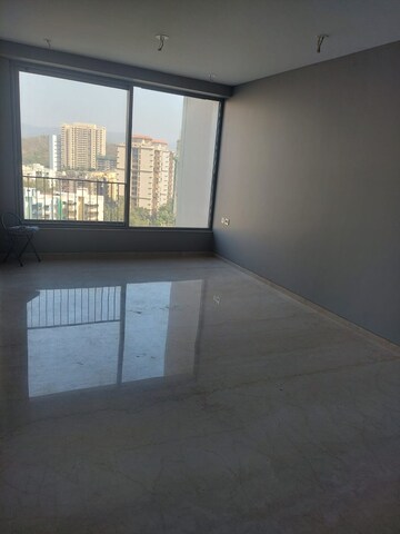 Room in 4 BHK Apartment at Oberoi Sky City, Borivali East – for Rent