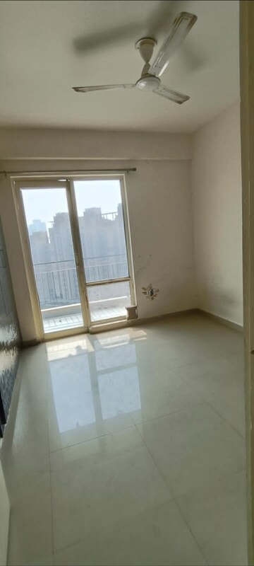 Room in 2 BHK Apartment at ROF Aalayas, Sector 102 – for Rent