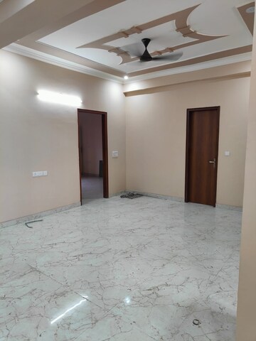 Room in 3 BHK Builder Floor at RWA Apartments Sector 41, Sector 41 – for Rent