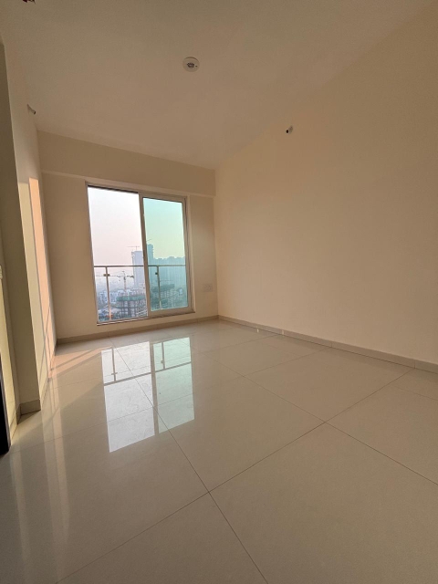 2 BHK + Extra Room 610 Sq.Ft. Apartment in Rustomjee Urbania Atelier