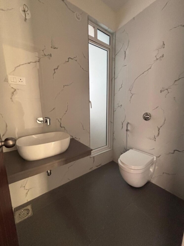 Bathroom, rustomjee-urbania-atelier 2 Bedroom 610 Sq.Ft. Apartment In Thane West Thane 8907255