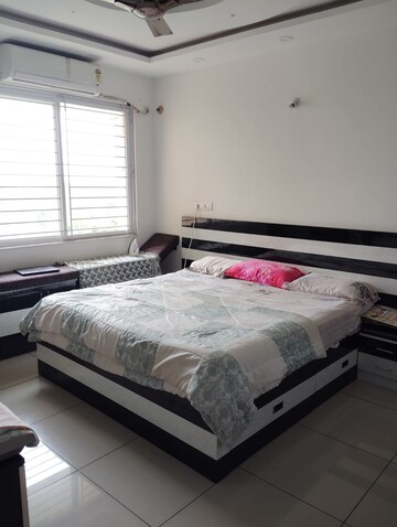 Bedroom in 2 BHK Apartment at Prestige Royale Gardens, Gantiganahalli – for Rent