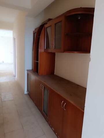 Kitchen in 4 BHK Apartment at DLF Oakwood Estate, Dlf Phase ii – for Rent