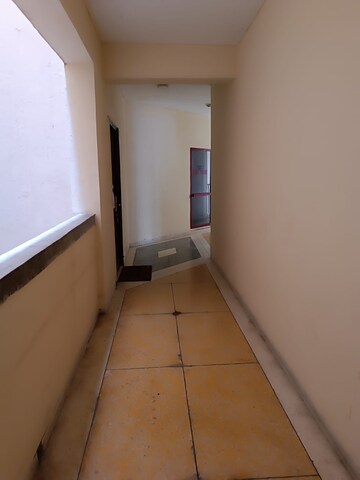 Building Lobby in 4 BHK Apartment at DLF Oakwood Estate, Dlf Phase ii – for Rent