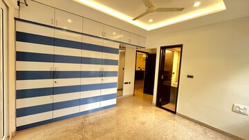 Room in 3 BHK Builder Floor at Hsr Layout – for Rent