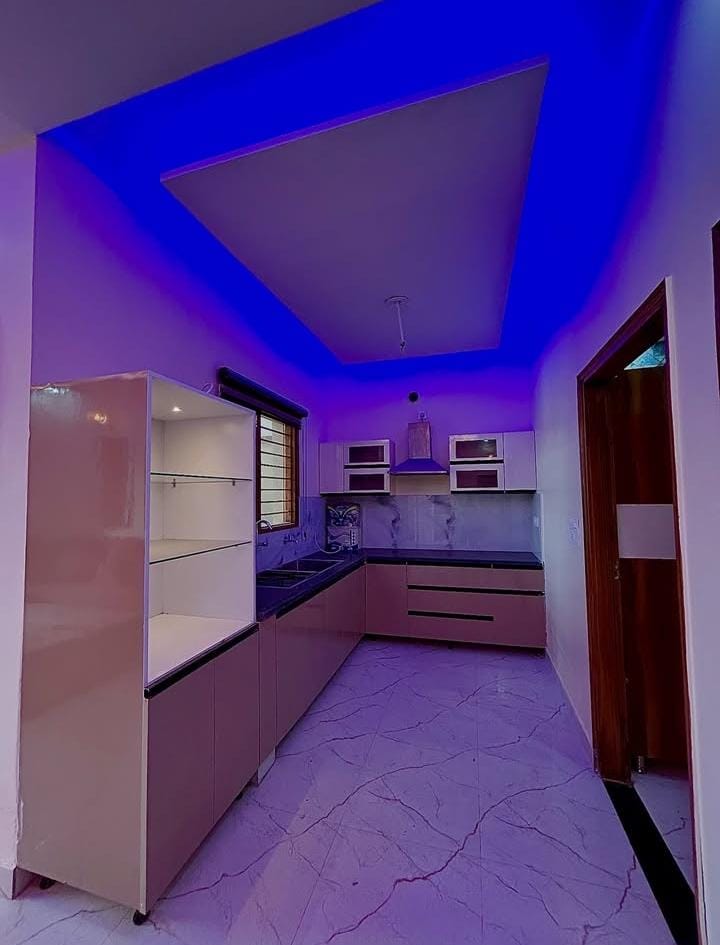 3 BHK + Pooja Room,Servant Room,Extra Room Builder Floor For Sale in Building Floor 