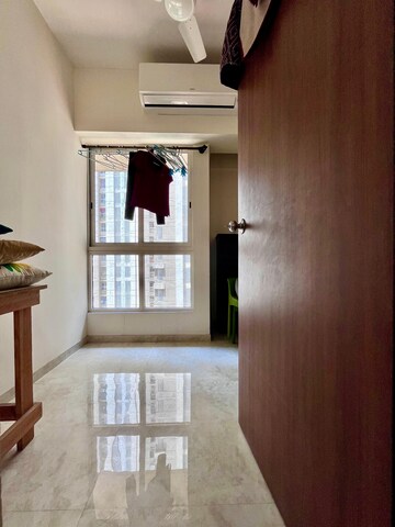 Furnished Amenities in 1.5 BHK Apartment at Lodha Amara, Kolshet Road – for Rent