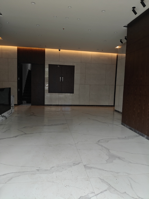 2 BHK + Extra Room Apartment For Sale in Gole Building