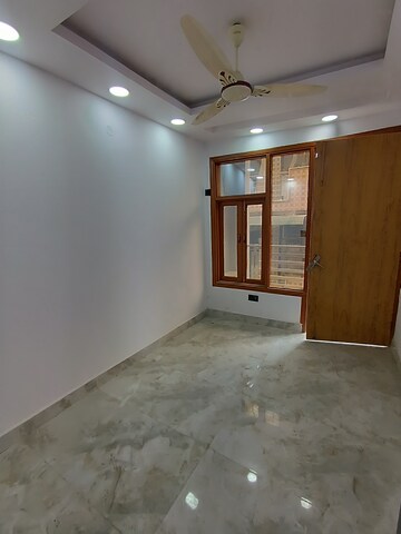 Room in 3 BHK Independent House at Govindpuri – for Rent