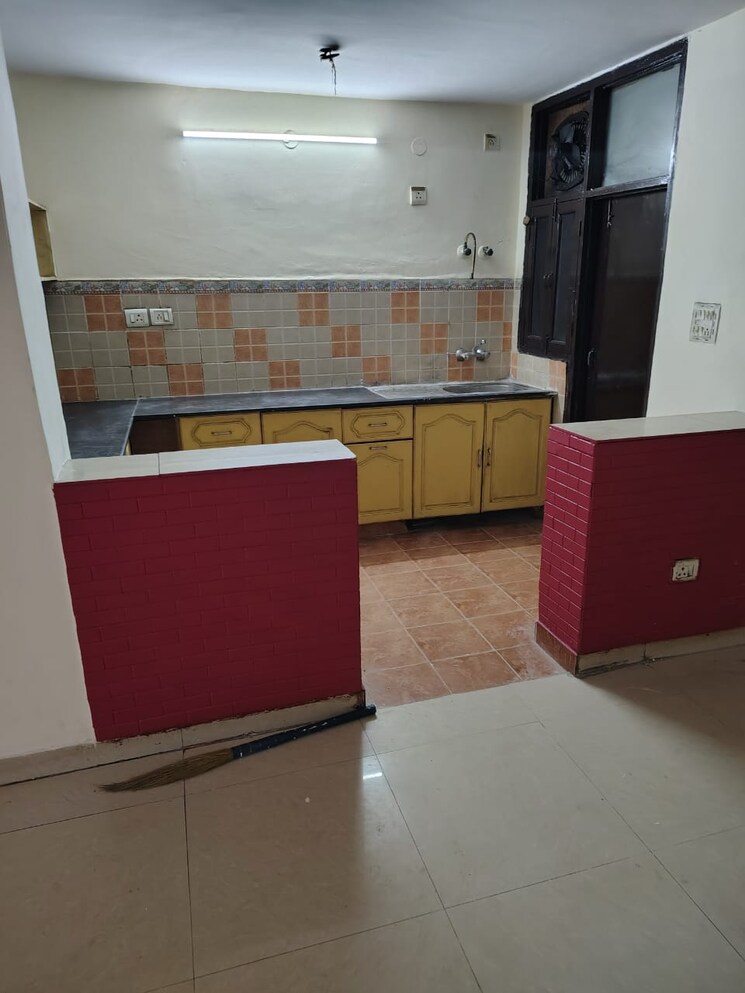Kitchen, amrapali-royal 2 Bedroom 967 Sq.Ft. Apartment In Vaibhav Khand Ghaziabad 8907545