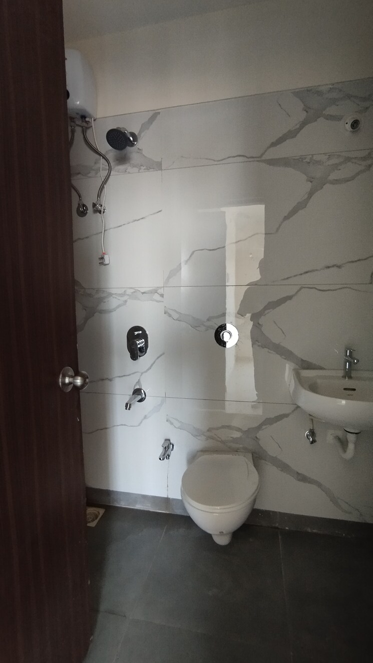 Bathroom, raunak-city-sector-4-d4 1 Bedroom 650 Sq.Ft. Apartment In Kalyan West Thane 8907534