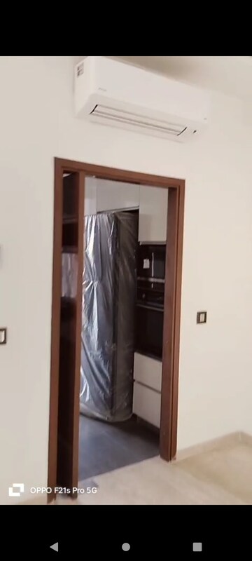 Furnished Amenities in 4 BHK Builder Floor at Dlf Phase iv – for Rent
