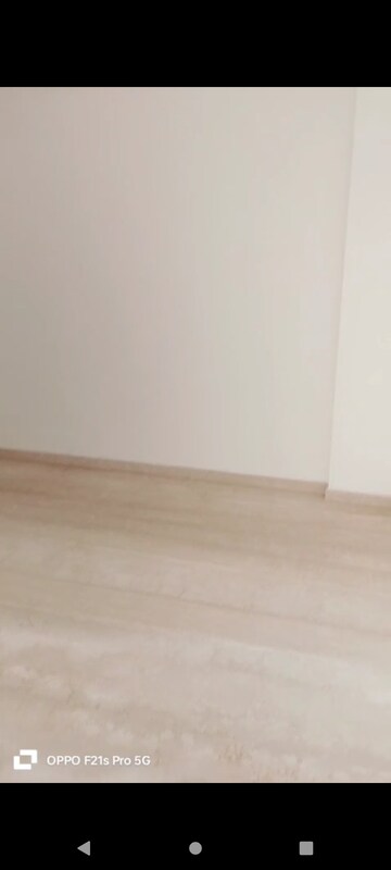 Room in 4 BHK Builder Floor at Dlf Phase iv – for Rent