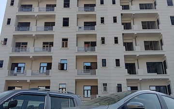 2.5 BHK Builder Floor For Sale in Vaishnav Apartments, Sector 73